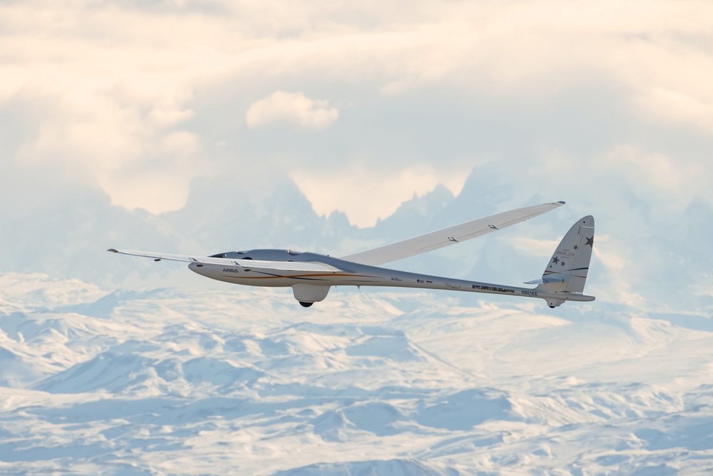 La mission Airbus Perlan II atteint plus de 62 000 ft en établissant ainsi le deuxième record mondial d’altitude et en franchissant la ligne Armstrong